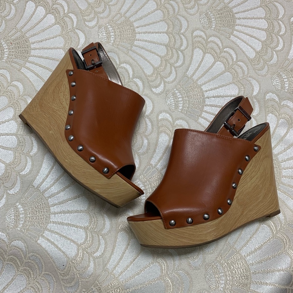 CLOSING CLOSET 🆘 Platform Wedges